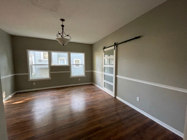 Dining Room - 1417 N Broadway Ave