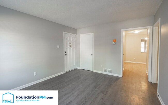 Building Photo - 2041 Dawson Ln