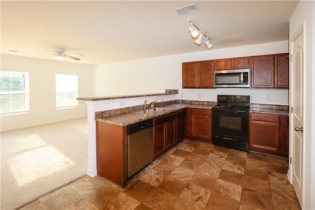 Building Photo - 31 Southfork Dr