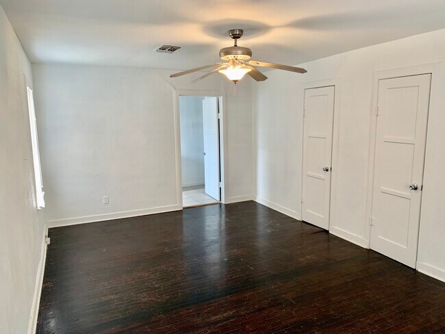 Building Photo - 2016 Dunlavy St