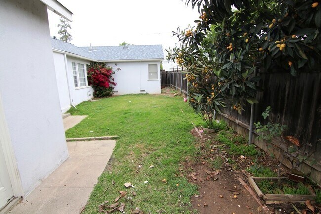 Building Photo - 3602 Weston Pl