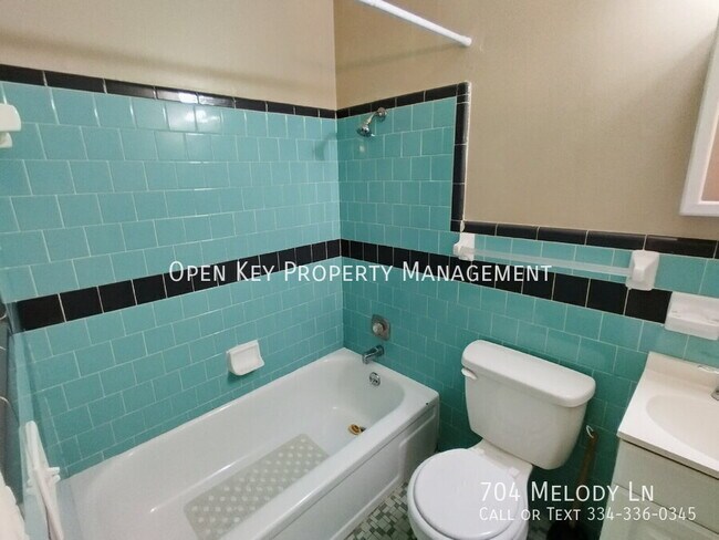 Building Photo - 704 Melody Ln