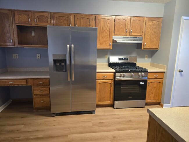 Building Photo - 3929 Balsam Dr