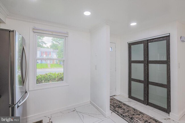 Building Photo - 9 Stillwood Cir