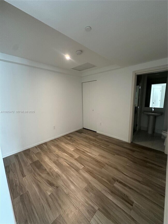 Building Photo - 801 S Miami Ave