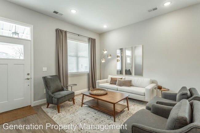 Building Photo - 4 br, 3.5 bath House - 591 Strong Avenue