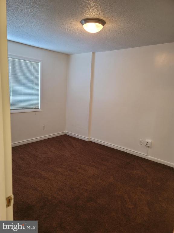 Building Photo - 625 Chesapeake St SE