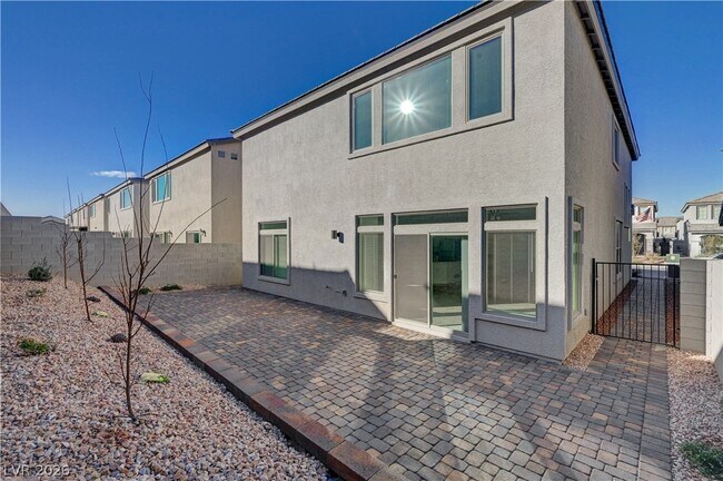 Building Photo - 677 Soaring Wings Ave