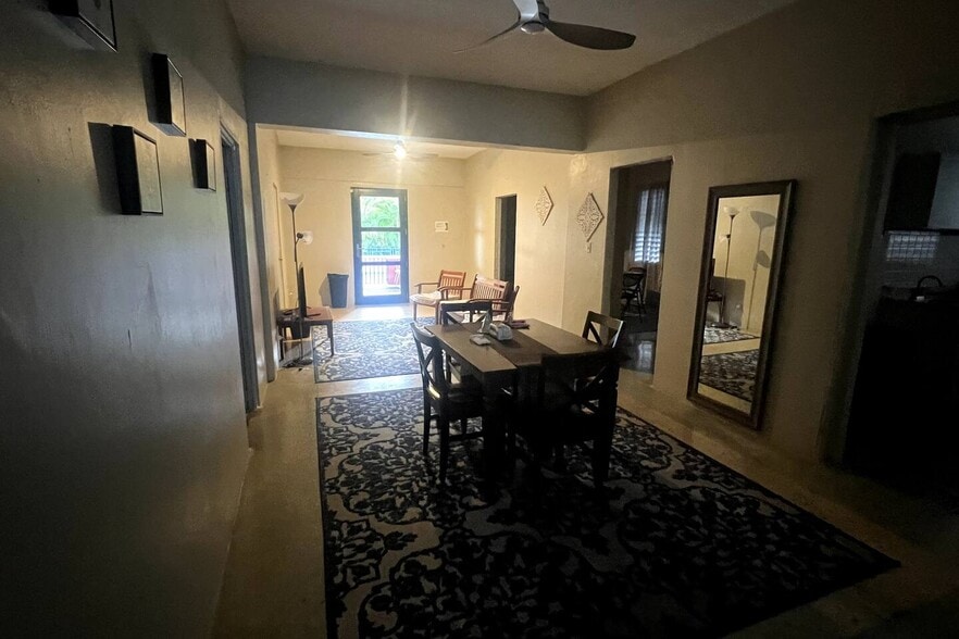 Building Photo - 445 W Mangrum Dr