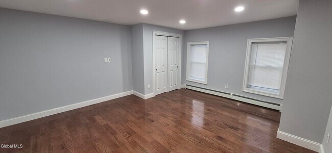 Building Photo - 22 Clermont St