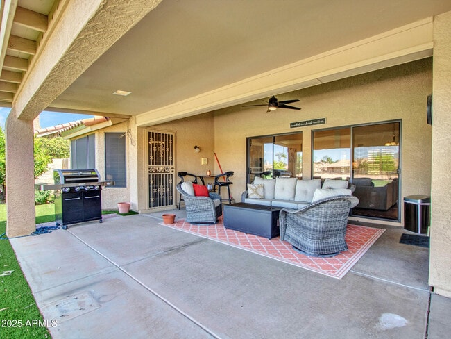 Building Photo - 9343 W Escuda Dr