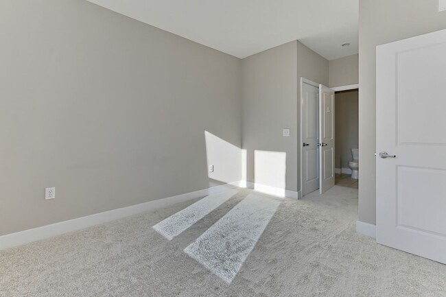 Building Photo - Unique Two-Level Condo