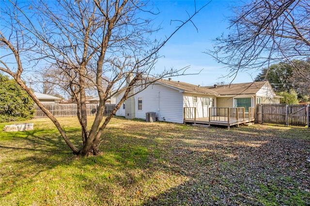 Building Photo - 3558 South Dr