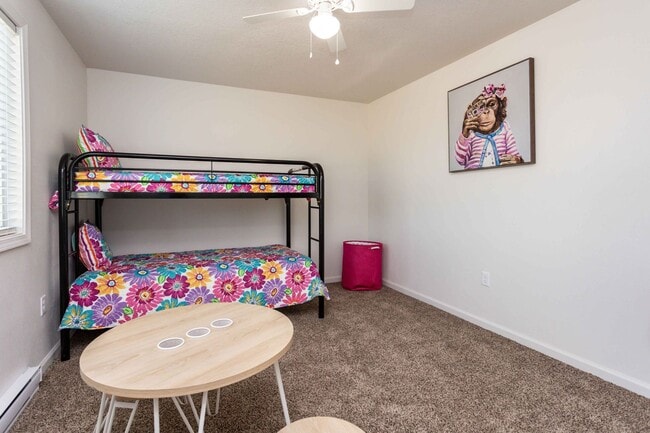 Building Photo - 3 Bedroom, Single-story Townhomes for rent...