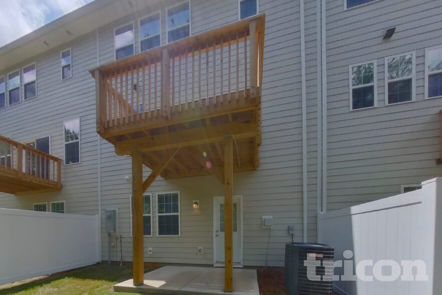 Building Photo - 1108 Bandon Dr