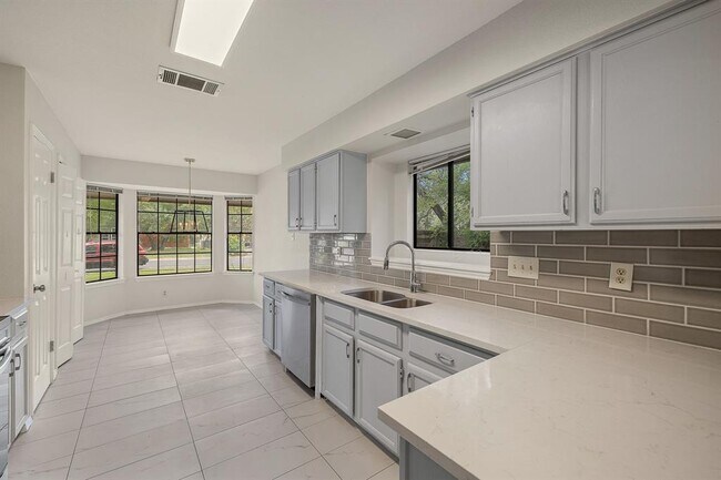Building Photo - 8905 Bridgewood Trail