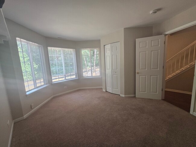 Building Photo - 250 W Whispering Oaks Ln