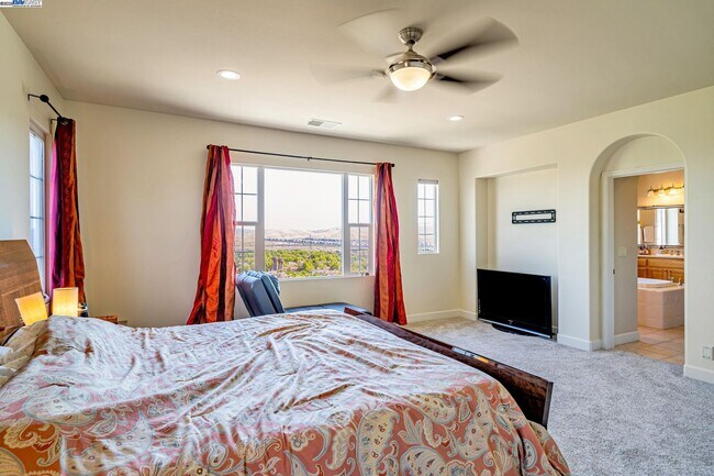 Building Photo - 2048 Feathermint Dr
