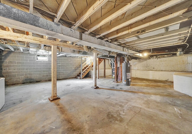 Building Photo - 2845 Starr St