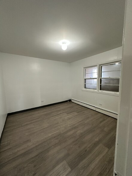 Building Photo - 1418 Roosevelt Rd