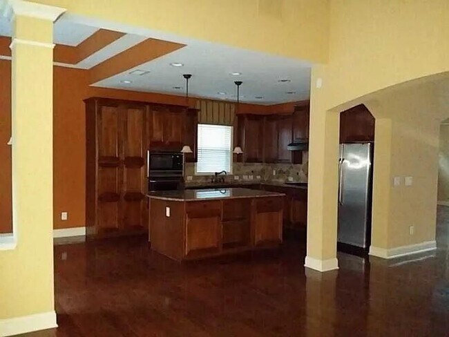 Building Photo - 4225 Brumby Ln