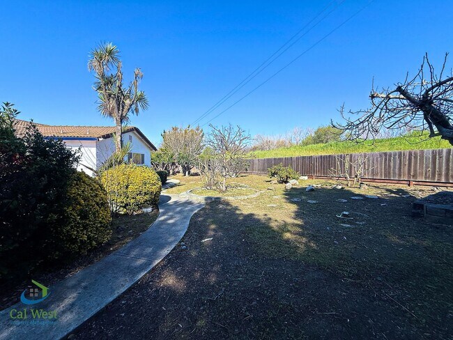 Building Photo - $5195 - 4 Bed/2 Bath Remodeled Home in Santa Clara