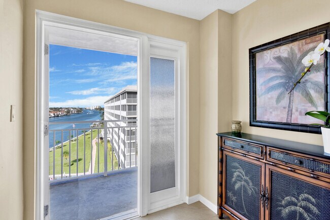 Building Photo - 3114 S Ocean Blvd