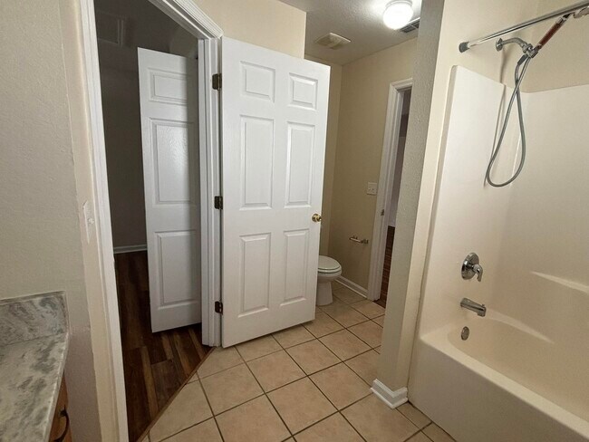 Building Photo - 4434 Gearhart Rd