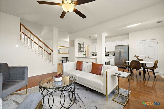 Building Photo - 13039 Scofield Farms Dr