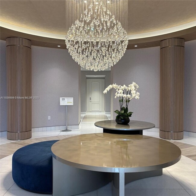 Building Photo - 888 Brickell Key Dr