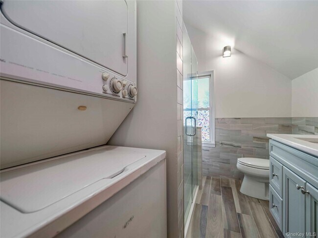 Building Photo - 42 Park Ave