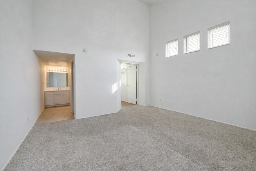 Building Photo - 17054 A Ln