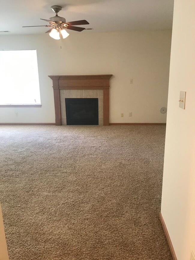 Building Photo - 5520-22 Hunley Ct.