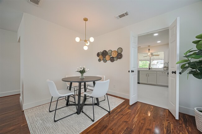 Building Photo - 5615 Haven Point Dr