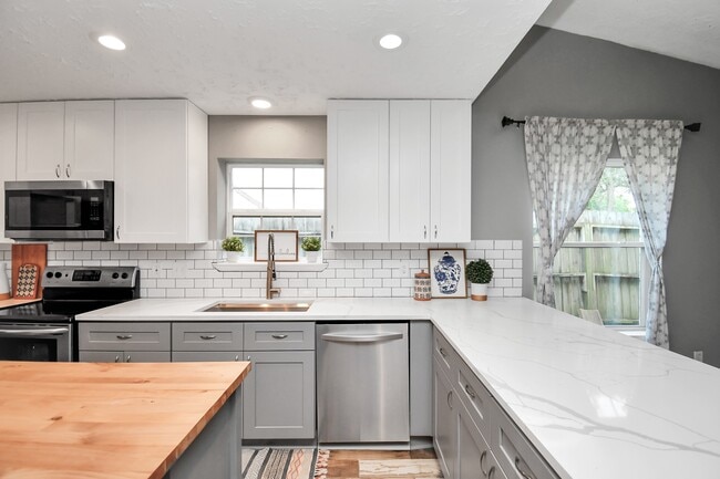 Building Photo - 1911 Pepperrell Pl Ct