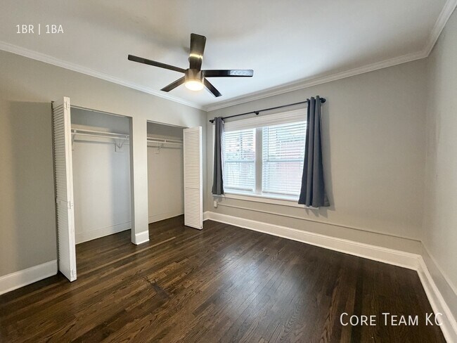 Building Photo - 217 E 46th St