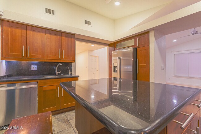 Building Photo - 5625 E Tierra Buena Ln