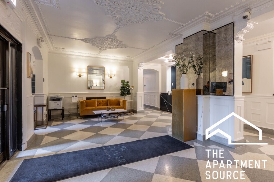 Building Photo - 1200 N La Salle Dr