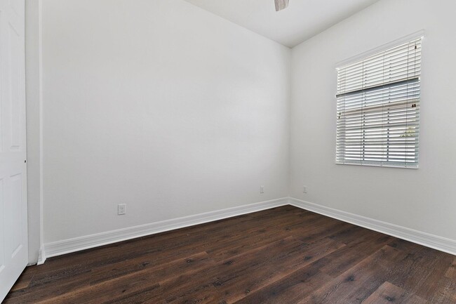 Building Photo - 1130 Sweet Hill Dr