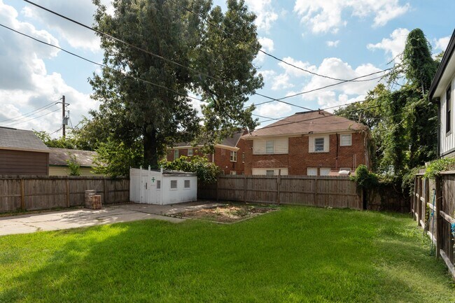 Building Photo - 2624 Arbor St