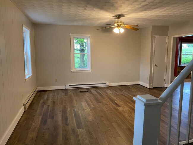 Building Photo - Coming soon! 4 Bedroom Farmhouse for Rent in Shippensburg