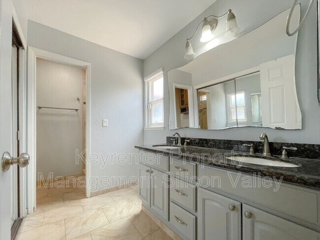Building Photo - 2261 Plummer Ave