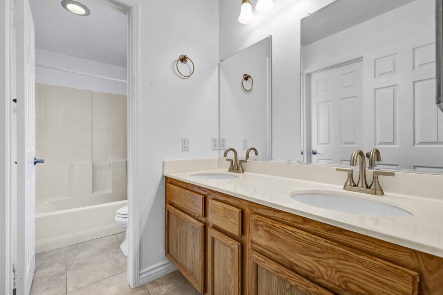 Building Photo - 22 Blackwood