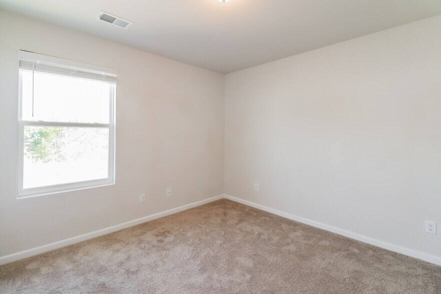 Building Photo - 132 Tondee Wy