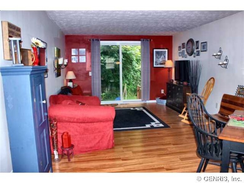 Main Living - 1174 Cunningham Dr
