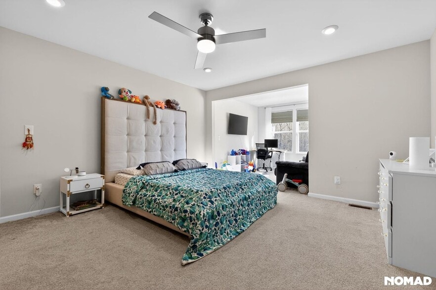 Building Photo - 5899 Whispering Springs Dr