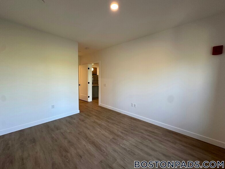 Building Photo - 199 Gardner St