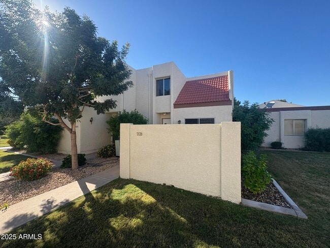 Primary Photo - 7839 E Rovey Ave