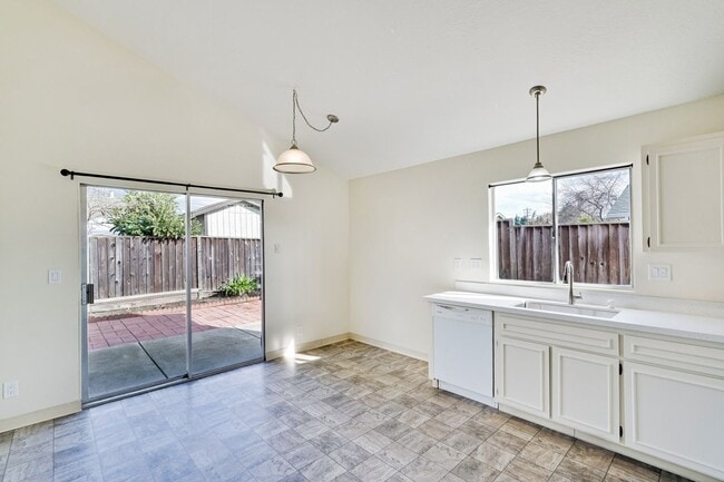 Building Photo - Modernized Fremont Gem: 3BR/2BA with Designer Finishes & Gated Backyard