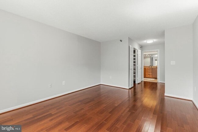 Building Photo - 14801 Pennfield Cir